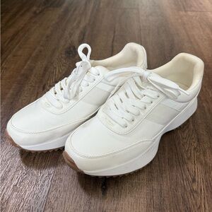 DV by Dolce Vita Cream Bettie Sneakers